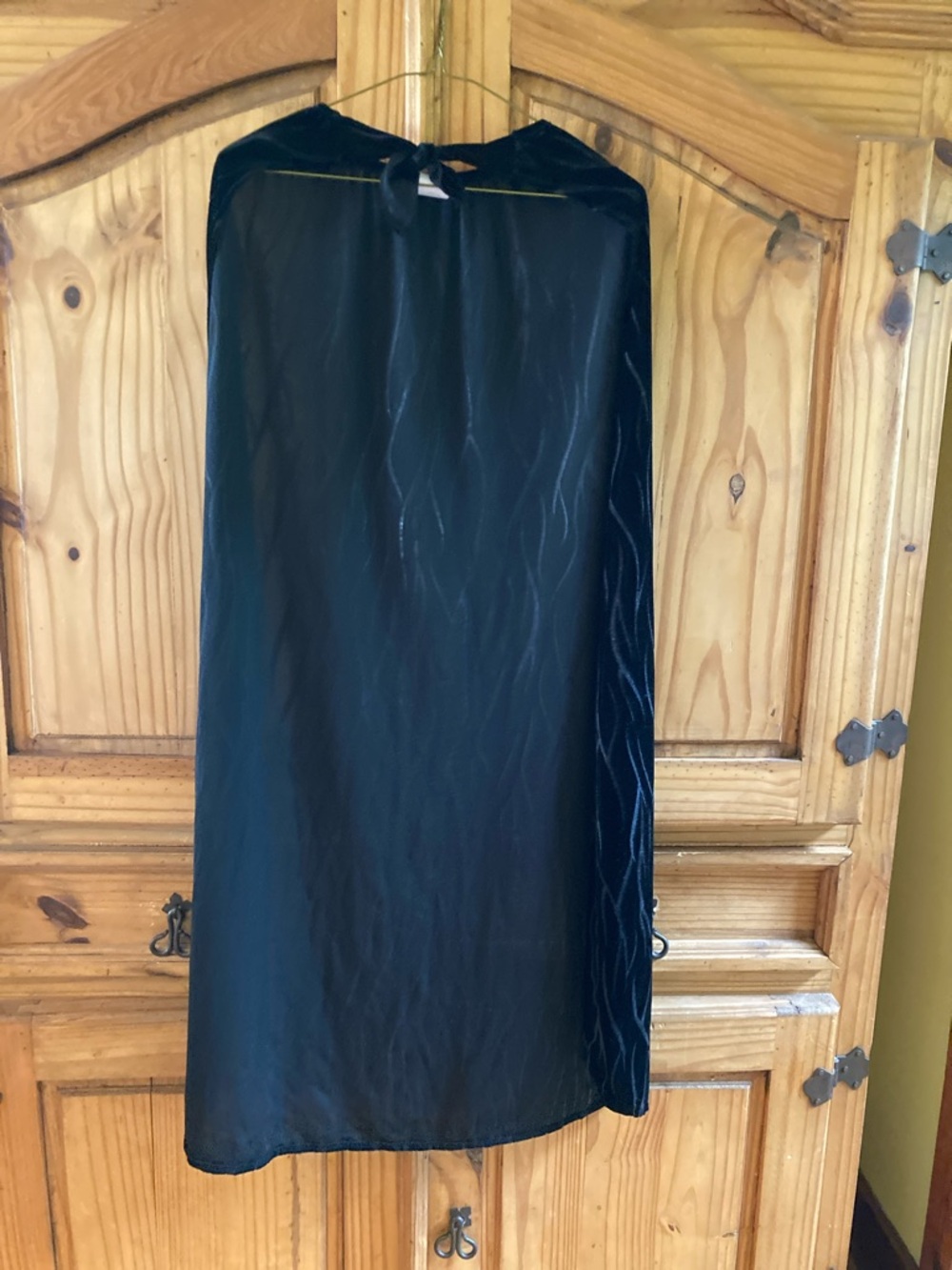 Girls Wicked black cape size M